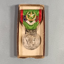 FRANCE MEDAILLE DE L'ASSOCIATION AMICALE ET PHILANTROPIQUE DES ANCIENS SPAHIS LE BURNOUS 26/6 1899